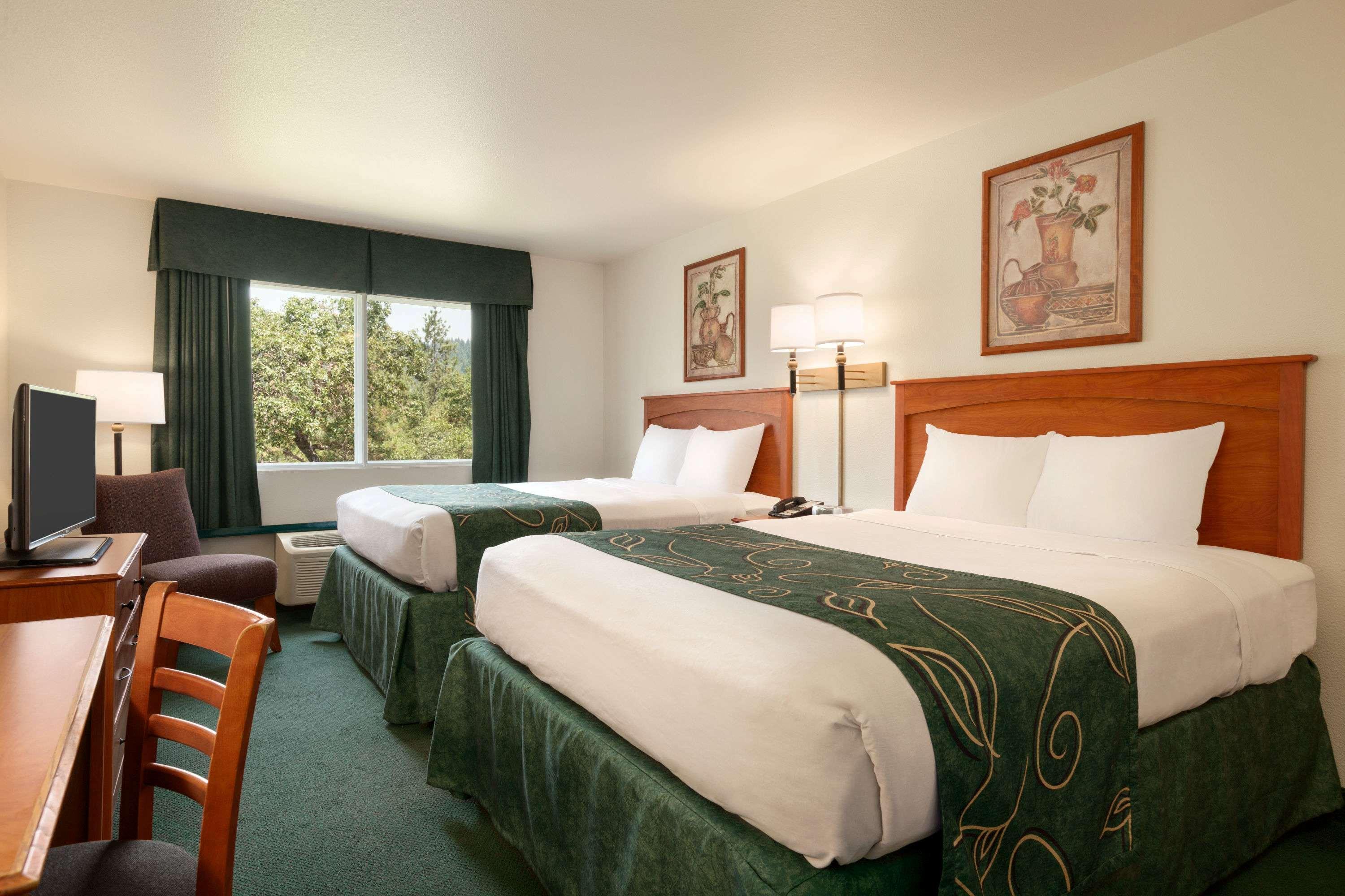 Travelodge By Wyndham Dunsmuir Exteriér fotografie