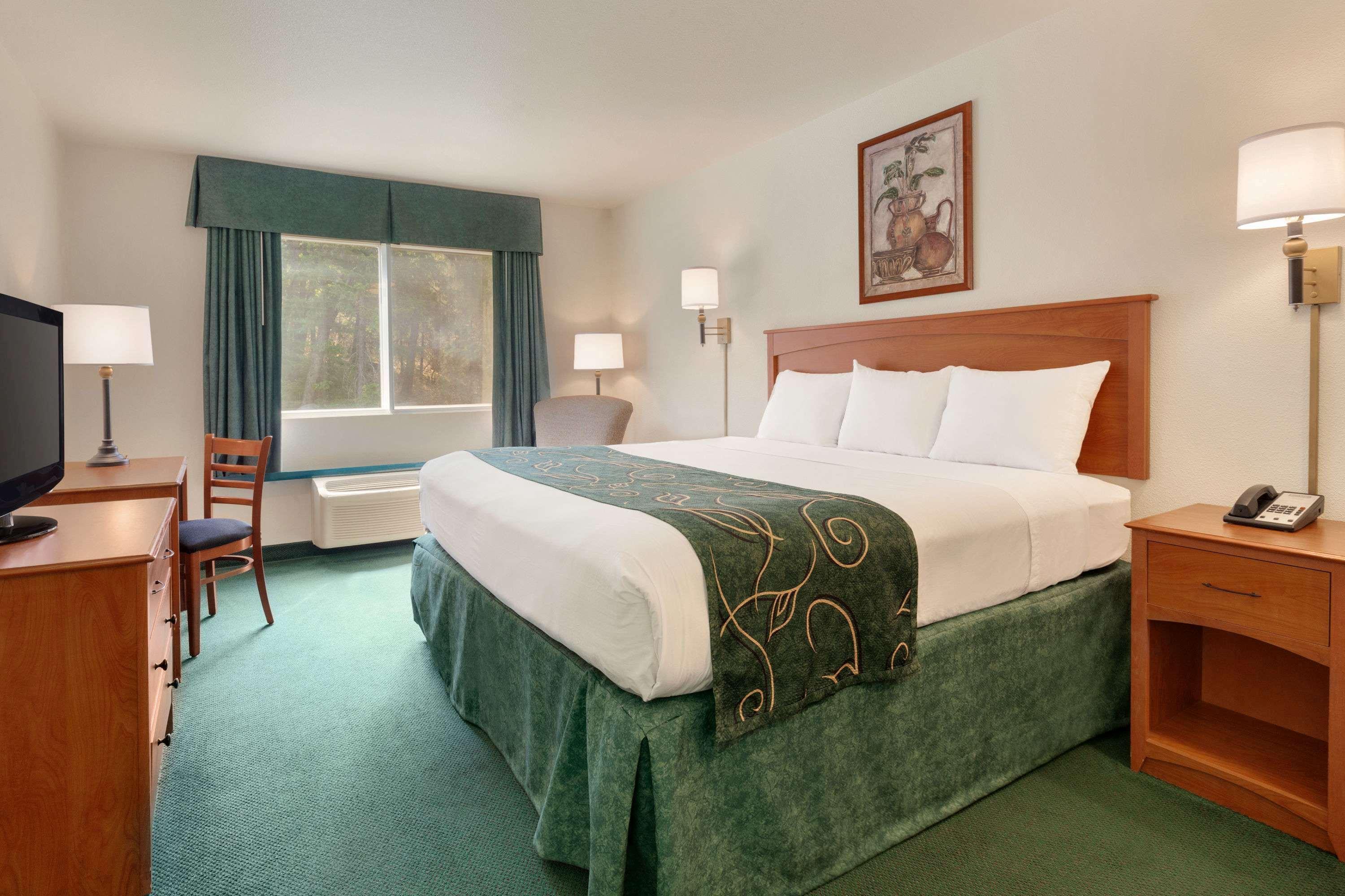 Travelodge By Wyndham Dunsmuir Exteriér fotografie