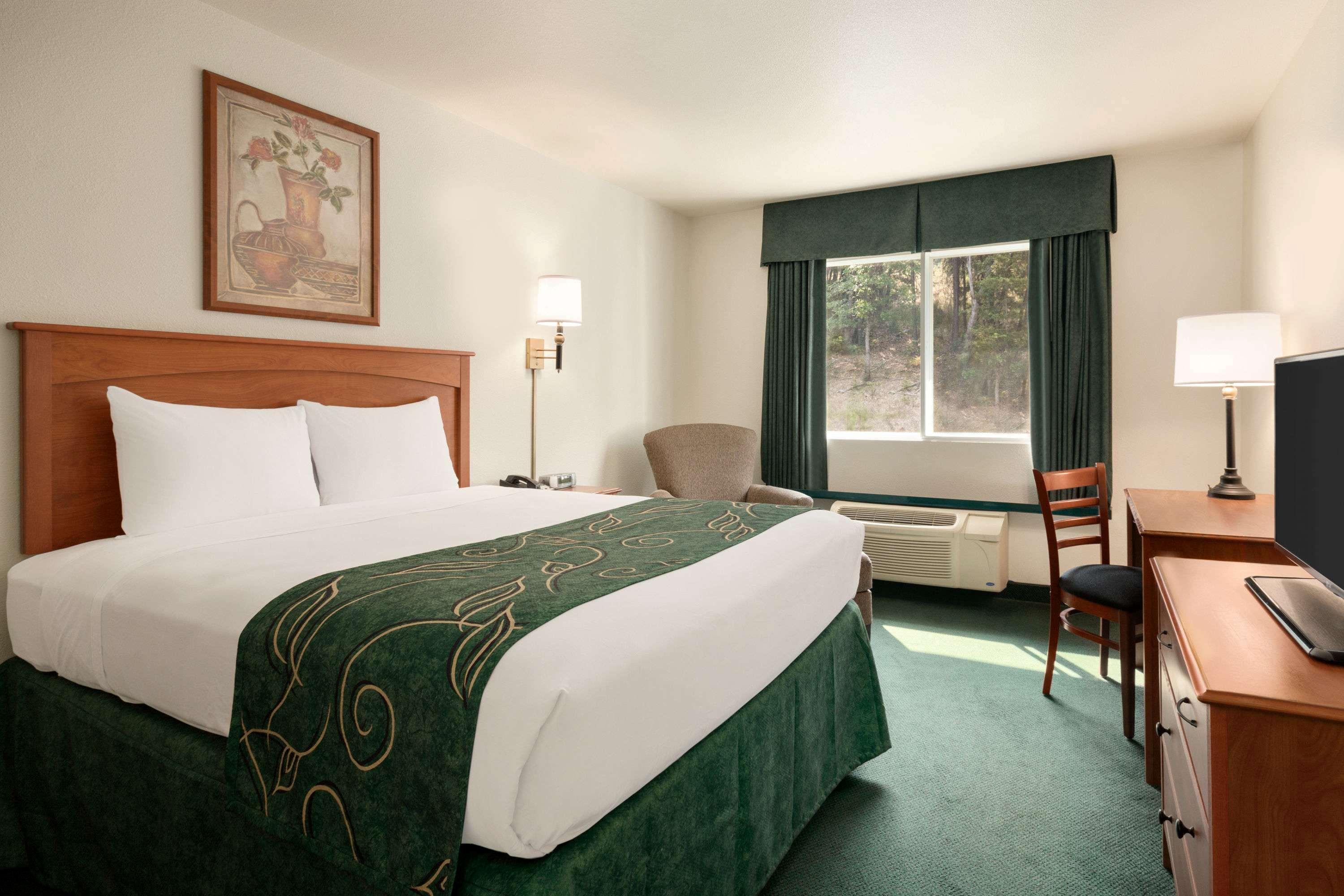 Travelodge By Wyndham Dunsmuir Exteriér fotografie