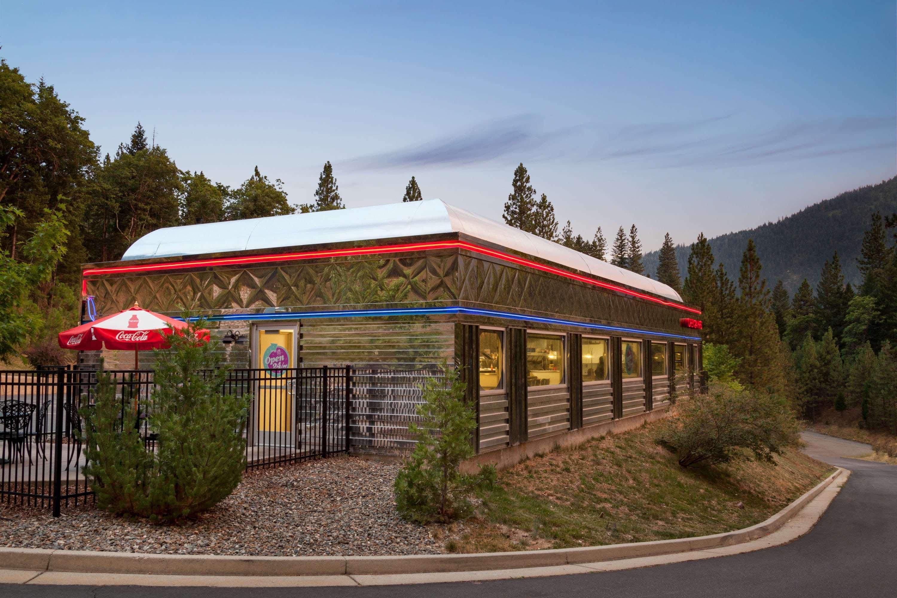 Travelodge By Wyndham Dunsmuir Exteriér fotografie