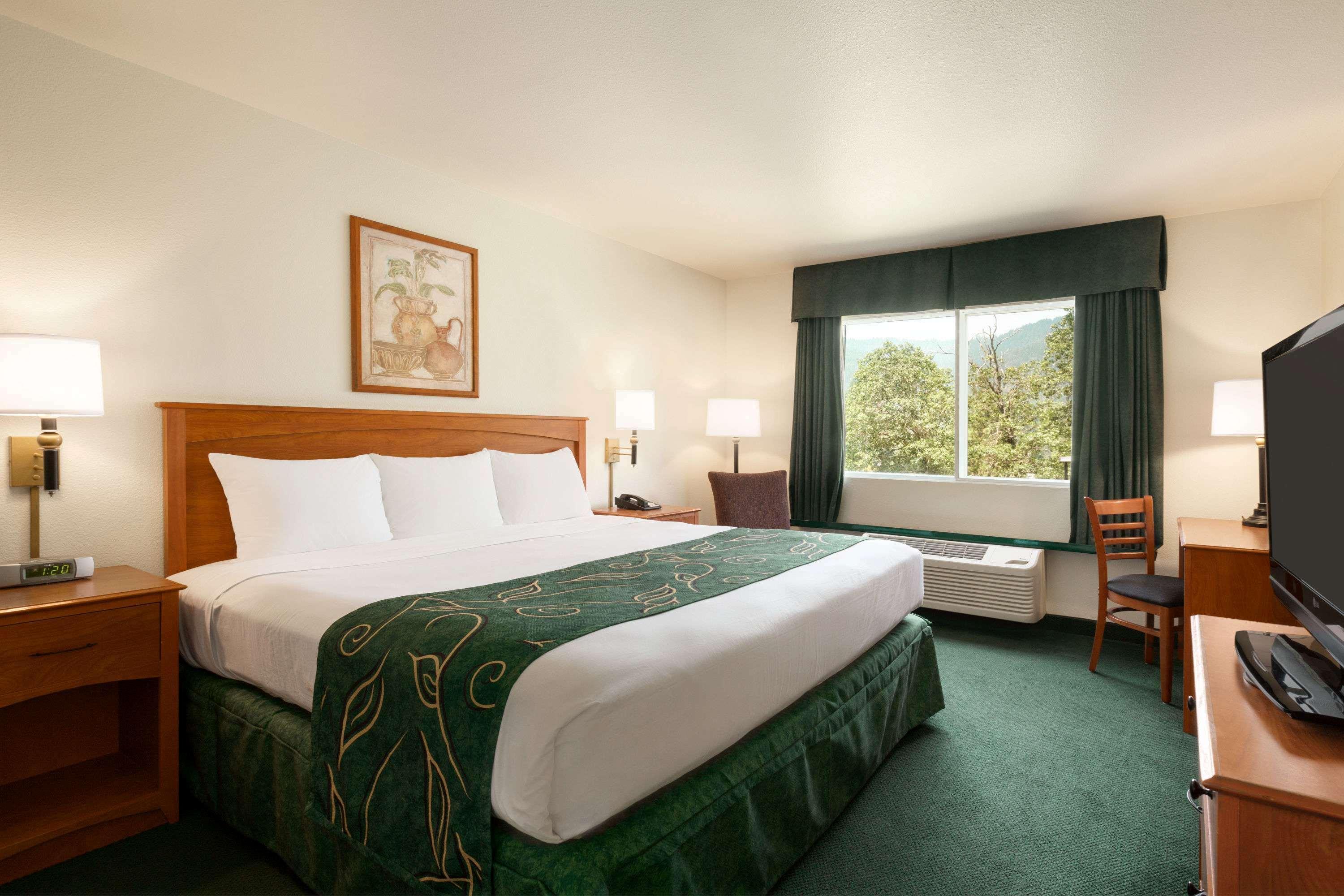 Travelodge By Wyndham Dunsmuir Exteriér fotografie